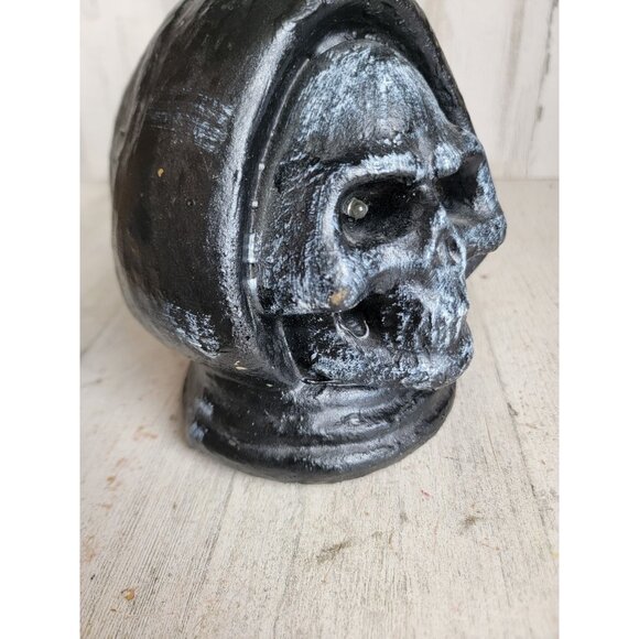 Black skeleton head red flashing eye Halloween vintage prop decor - Picture 10 of 11